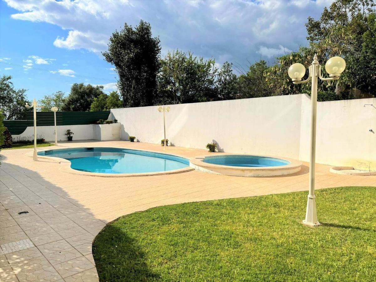 Portimão Classic With Pool by Homing Alvor Exterior foto